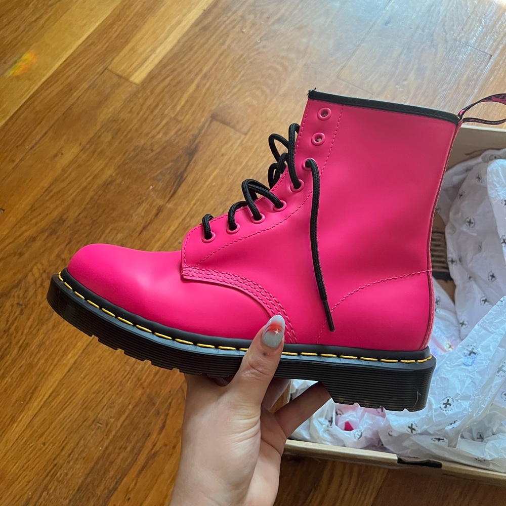 Dr. Martens 1460 smooth leather lace up boot in clash pink | womens 7 | BMWT